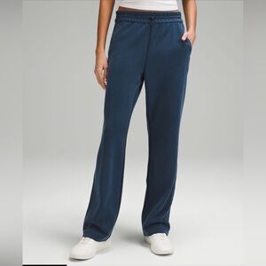 Like new lululemon softstreme high-rise pants